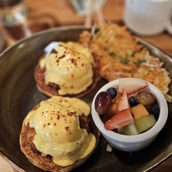 Tiburon Tavern - Crabmeat Eggs Benedict
