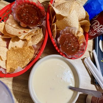 La Terraza De Jalisco - Chips y queso - Tex-Mex Near Me - Shiner, Texas La Terraza De Jalisco - Chips y queso - Tex-Mex Near Me - Shiner, Texas