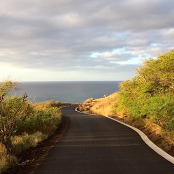 Makapu'u Point Lighthouse Trail - Nicely paved trail at Makapu'u - Hiking Near Me - Honolulu, Hawaii Makapu'u Point Lighthouse Trail - Nicely paved trail at Makapu'u - Hiking Near Me - Honolulu, Hawaii