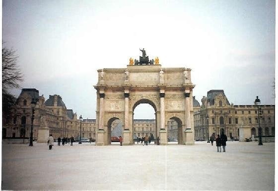 Arc de Triomphe by null