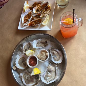 Baltimore Seafood - Blue point on the half shell, STEAMED blue point with The House Blend seasonings, Rum Punch & Royal Sour 12!!!! Love itttt - Seafood Near Me - Baltimore, Maryland
