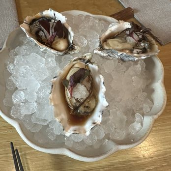 MĀZE - Oysters - New American Near Me - Honolulu, Hawaii
