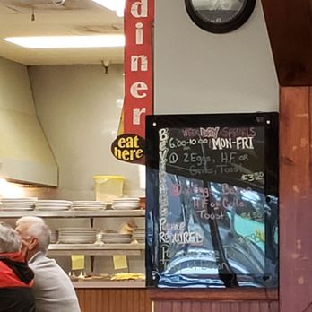 Pete's Diner - Inside - New American Near Me - Dunedin, Florida