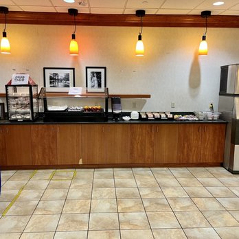 Navy Gateway Inns & Suites - Breakfast area - Hotels Near Me - Millington, Tennessee Navy Gateway Inns & Suites - Breakfast area - Hotels Near Me - Millington, Tennessee