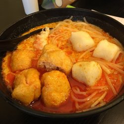 加東叻沙蝦麵 - Laksa with squid ball and tofu