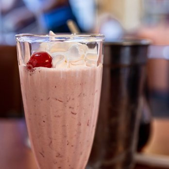 Bob’s Big Boy - Strawberry Milkshake ($5.50) - American Near Me - Burbank, California Bob’s Big Boy - Strawberry Milkshake ($5.50) - American Near Me - Burbank, California
