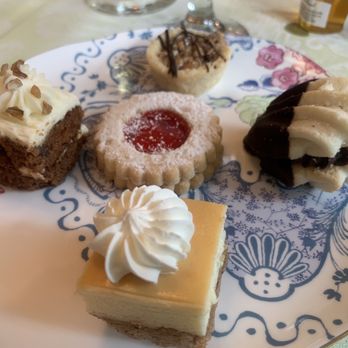 Hotel Granduca - Assortment of rich, delicate treats - Hotels Near Me - Houston, Texas Hotel Granduca - Assortment of rich, delicate treats - Hotels Near Me - Houston, Texas