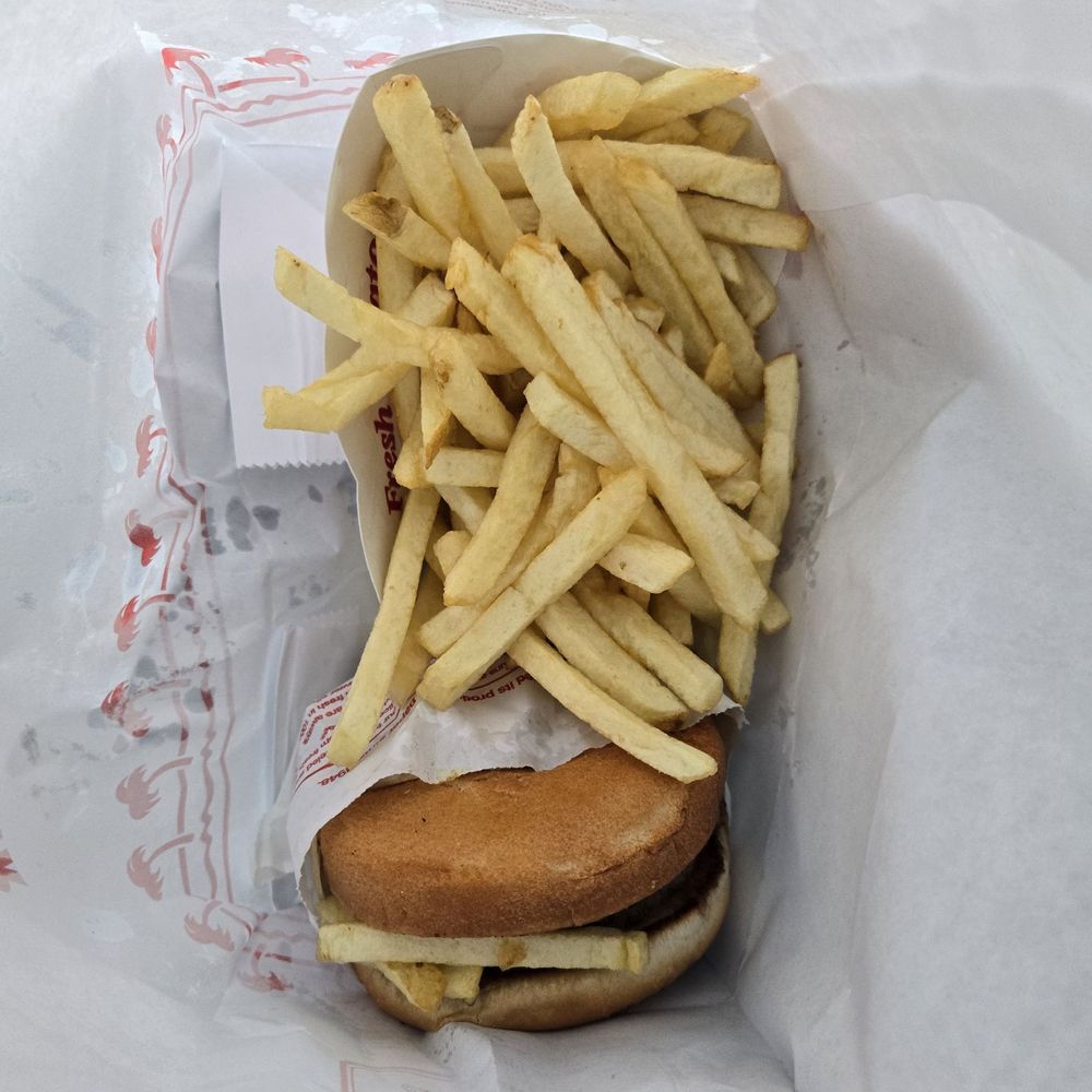 In-N-Out Burger - Burgers Near Me - Fresno, California