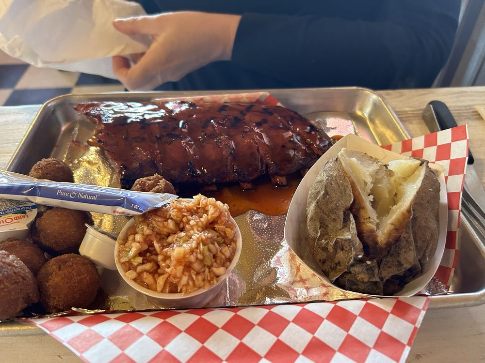 THE WOOD BOX BBQ RESTAURANT Updated July 2024 93 Photos & 84 Reviews 401 N Bridge St