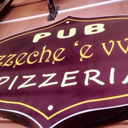 Pizzeche E Vase - L'insegna del locale