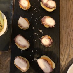 T&T - Pulpo sobre papa y mojo rojo