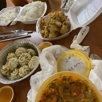 Himalayan Pun Hill - Momos, veggie thukpa, veggie pakora, chicken vindaloo, saag, and amazing basmati rice! - Indian Near Me - Montrose, Colorado