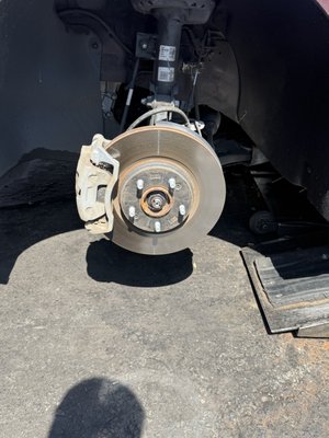 Brake Repair - We resurface your rotors when we change your brakes.