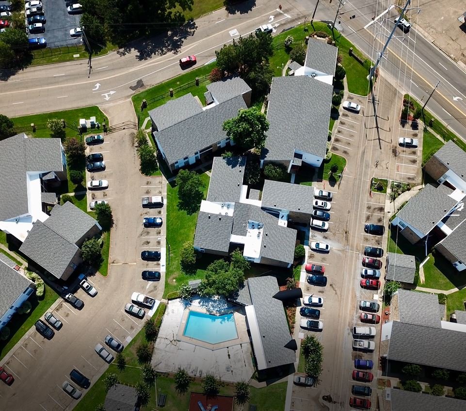 Slide of Strata Roofing and Construction