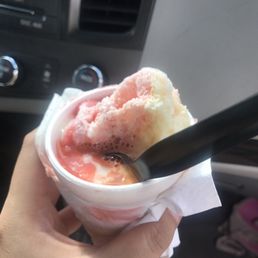 What my snow cone looked like when I got it What my snow cone looked like when I got it