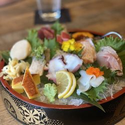 Yume Ramen Sushi & Bar - 15 Piece Sashimi Set Deluxe