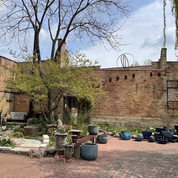 Blumen Gardens - Nurseries & Gardening Near Me - Sycamore, Illinois