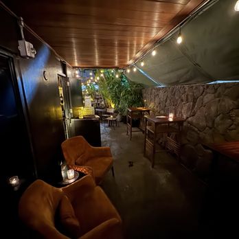 Green Lady Cocktail Room - Speakeasies Near Me - Honolulu, Hawaii Green Lady Cocktail Room - Speakeasies Near Me - Honolulu, Hawaii
