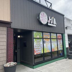 Jungle Juice Bar - Store front