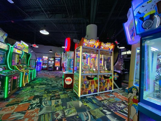 District Eat & Play by null