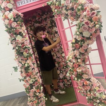 Bober Tea - The cutest phone booth - Desserts Near Me - Stockton, California Bober Tea - The cutest phone booth - Desserts Near Me - Stockton, California