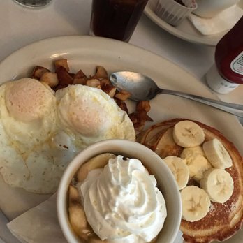 417 Union - Pancakes w/ bananas foster - Breakfast & Brunch Near Me - Nashville, Tennessee