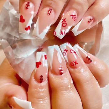 1. Cosmo Nails & Spa