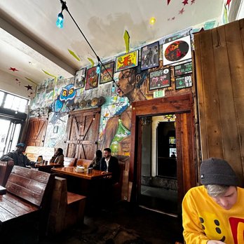 Escala - Interior - Colombian Near Me - Los Angeles, California Escala - Interior - Colombian Near Me - Los Angeles, California