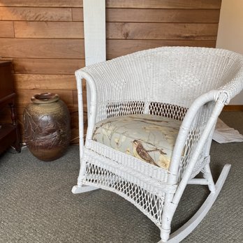 Blawnox Custom Upholstery - Furniture Reupholstery Near Me - Pittsburgh, Pennsylvania