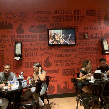 La Perrada Del Gordo - Sitting/dining area - Burgers Near Me - Boca Raton, Florida La Perrada Del Gordo - Sitting/dining area - Burgers Near Me - Boca Raton, Florida