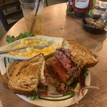Kelly's Tavern - Burger, Mac and cheese with a Jameson and coke - American Near Me - Chesapeake, Virginia Kelly's Tavern - Burger, Mac and cheese with a Jameson and coke - American Near Me - Chesapeake, Virginia