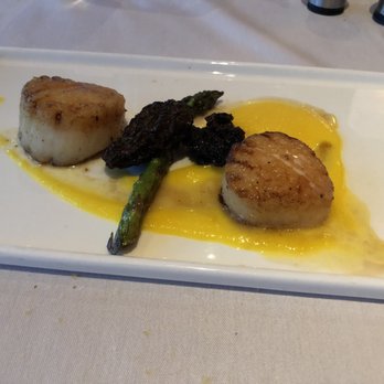 21 Club - Seared Scallops - Seafood Near Me - Niagara Falls, Ontario 21 Club - Seared Scallops - Seafood Near Me - Niagara Falls, Ontario