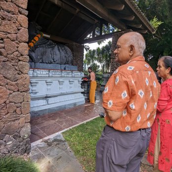 Kauai Aadheenam Hindu Monastery - Hindu Temples Near Me - Kapaa, Hawaii