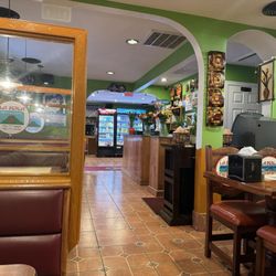 La Perla Restaurant - Dining area
