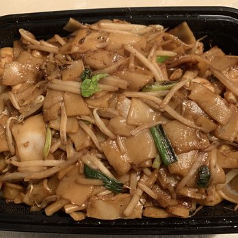 New Yee Li - Chicken chow fun - Seafood Near Me - Brooklyn, New York New Yee Li - Chicken chow fun - Seafood Near Me - Brooklyn, New York