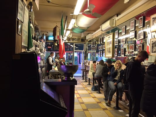 Bar Italia by null