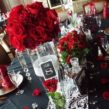Esther's Floral Designs - Table décor with convertible centerpiece from ceremony arch - Floral Designers Near Me Esther's Floral Designs - Table décor with convertible centerpiece from ceremony arch - Floral Designers Near Me