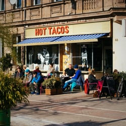 Hot Tacos - Endlich häufen sich die Tage, an denen man an der Fürther Straße wieder draußen in der warmen Sonne sitzen kann!