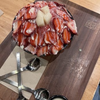 Sul & Beans - Fresh Strawberry Bingsoo - Desserts Near Me - Los Angeles, California Sul & Beans - Fresh Strawberry Bingsoo - Desserts Near Me - Los Angeles, California