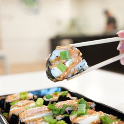 Poke & Bubbles - 10 pc Sushi Roll