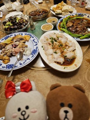 Happy Days Chinese Seafood Restaurant by null
