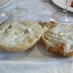 La Jamonería - Montadito de lomo con roquefort