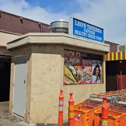 Leo's Taverna Express - Outside