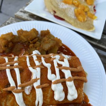 Café Miriam- City Park - Breakfast burrito - Coffee & Tea Near Me - Denver, Colorado