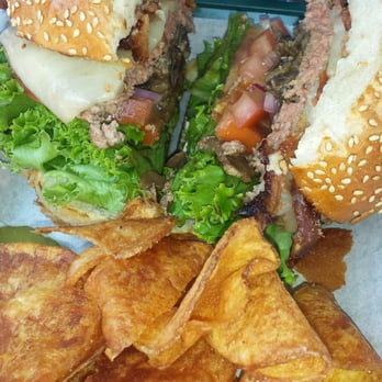 Alice's Restaurant - Bmw burger - Diners Near Me - Woodside, California