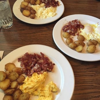Mimi's Cafe - Different portion sizes for the same dish - Breakfast & Brunch Near Me - Rancho Cucamonga, California Mimi's Cafe - Different portion sizes for the same dish - Breakfast & Brunch Near Me - Rancho Cucamonga, California