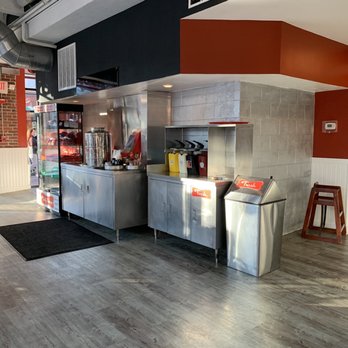 Tasty Burger - Condiment counter - Burgers Near Me - Cambridge, Massachusetts