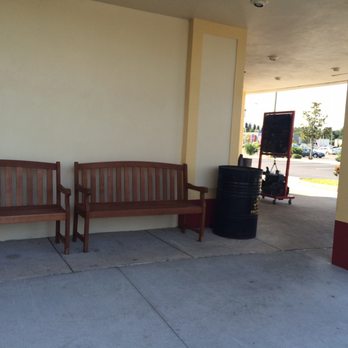Ford's Garage - Seating area because normally expect a wait. - Burgers Near Me - Brandon, Florida