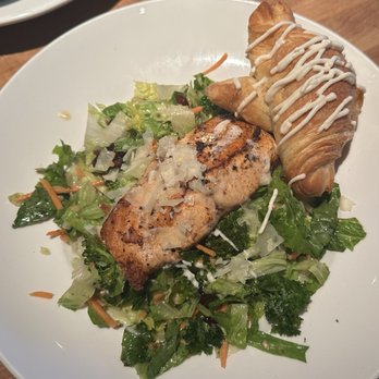 Cheddar's Scratch Kitchen - Salmon & Kale Salad - American Near Me - Colorado Springs, Colorado Cheddar's Scratch Kitchen - Salmon & Kale Salad - American Near Me - Colorado Springs, Colorado