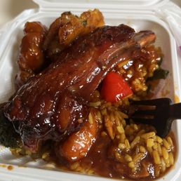 This food was very disappointing. The food was distasteful and the rice taste very old , ‍A  wasteful meal that cost me $18 dollar's.